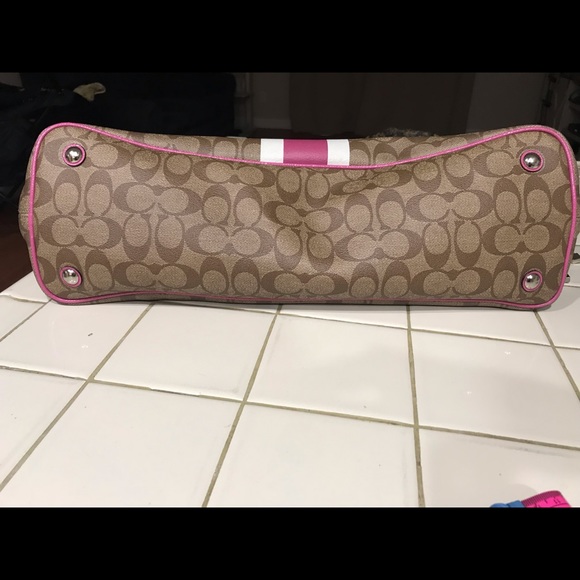 Authentic Coach Purse - Picture 6 of 8